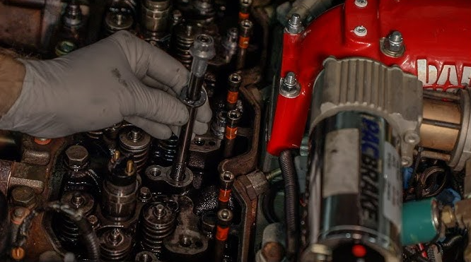 Install New 5.9 Cummins Injectors
