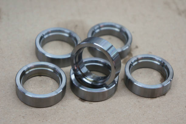 Bushings. Metal engineering. Lathe milling and drilling technology.